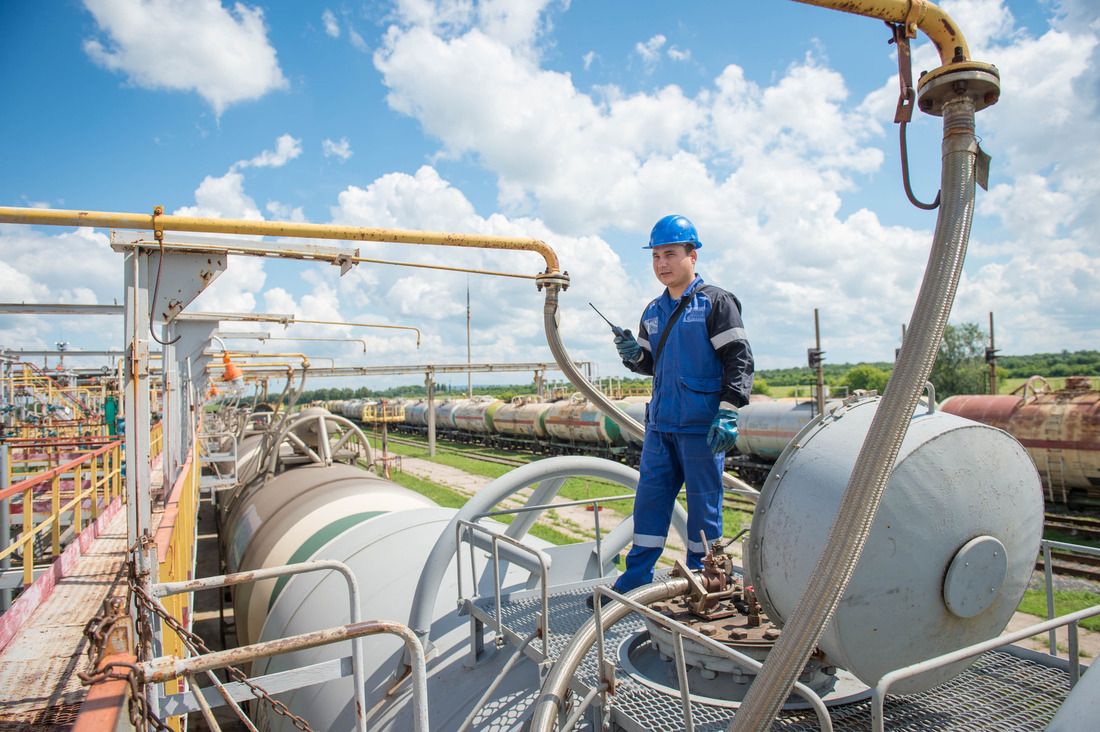 Loading operator is loading NGL into rail tank cars.